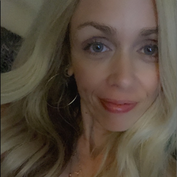 Meet your Posher, Melissa - Picture 2 of 2